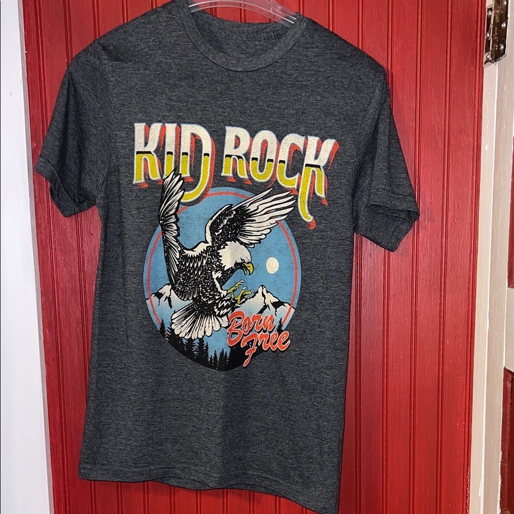 'Born Free' Graphic Tee - Dark Gray